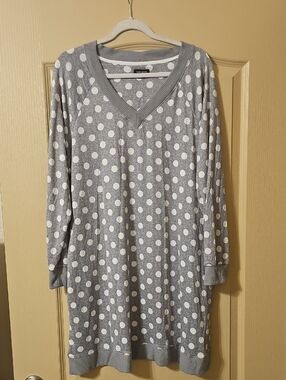 kate spade Gray & White Polka Dot V‑Neck Sweater Dress with Pockets